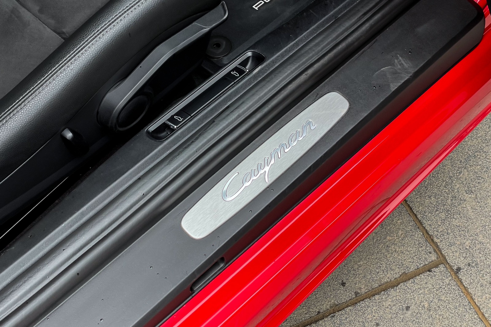 2017 PORSCHE 718 CAYMAN