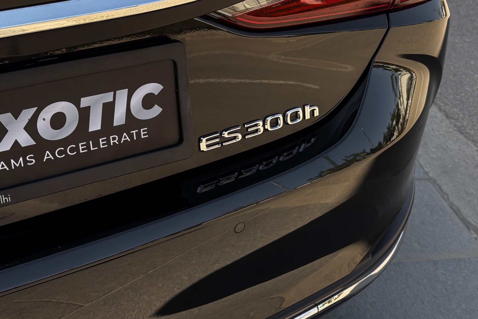 2024 LEXUS ES300 HYBRID LUXURY