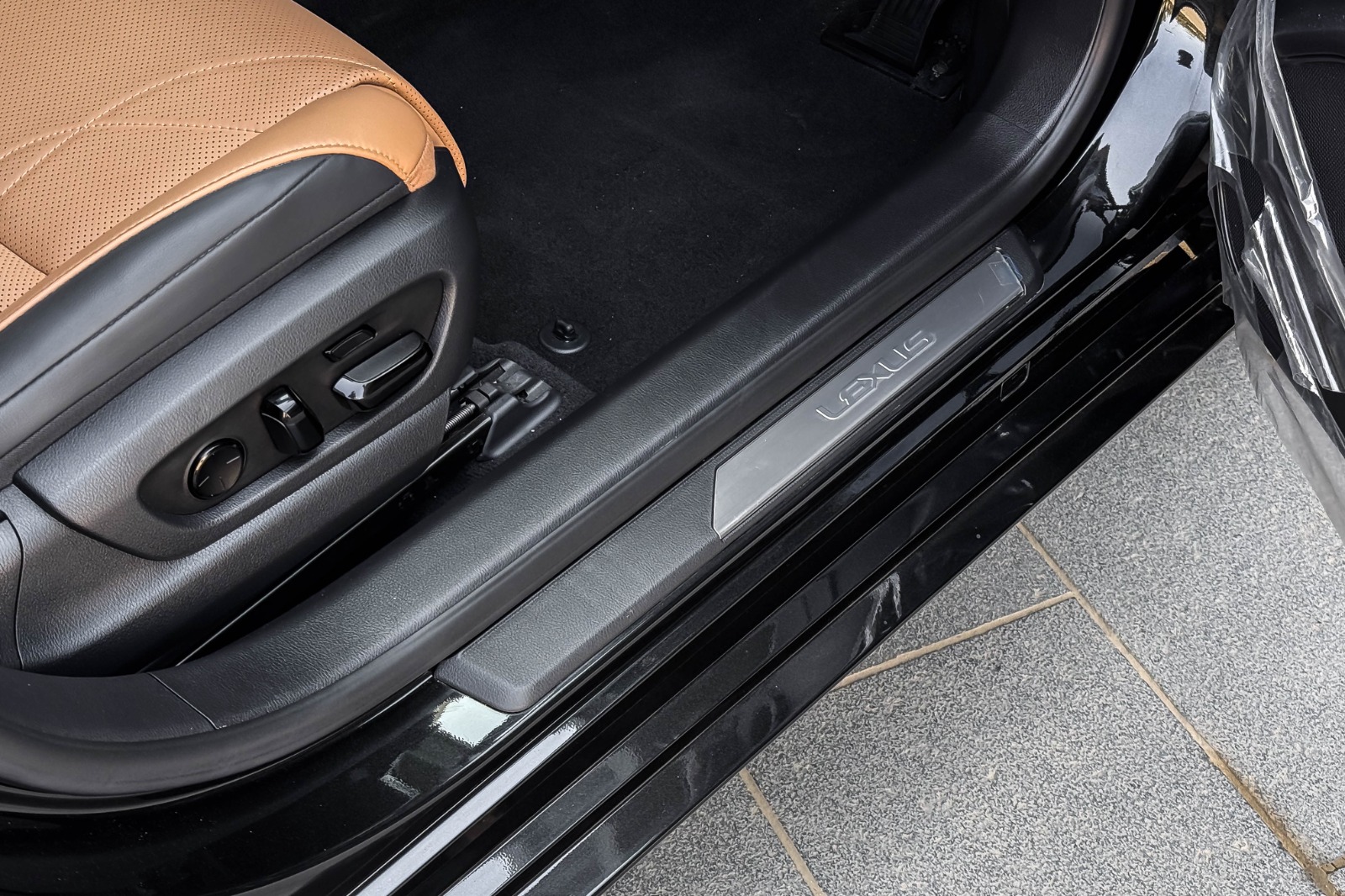 2024 LEXUS ES300 HYBRID LUXURY