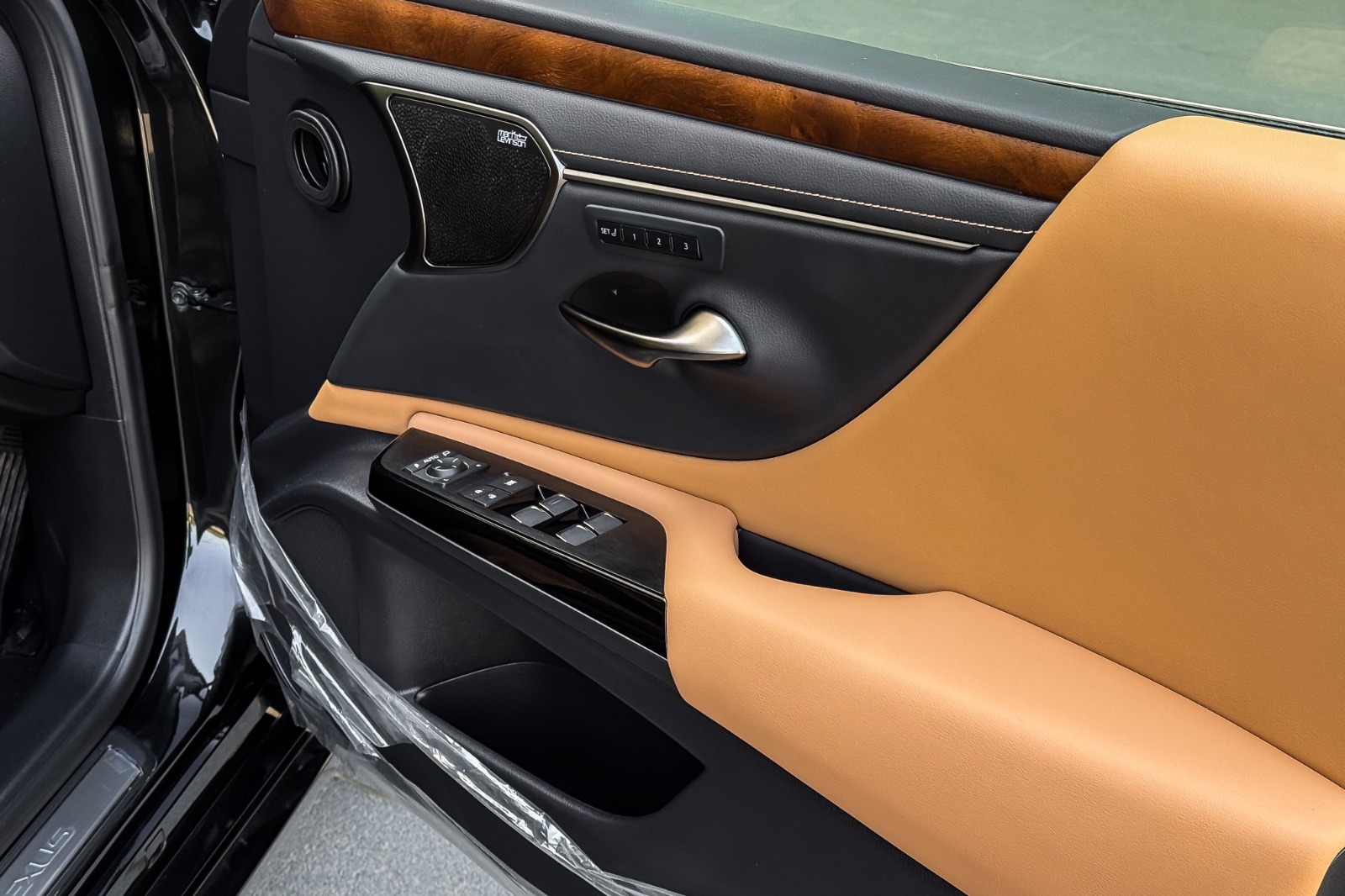 2024 LEXUS ES300 HYBRID LUXURY