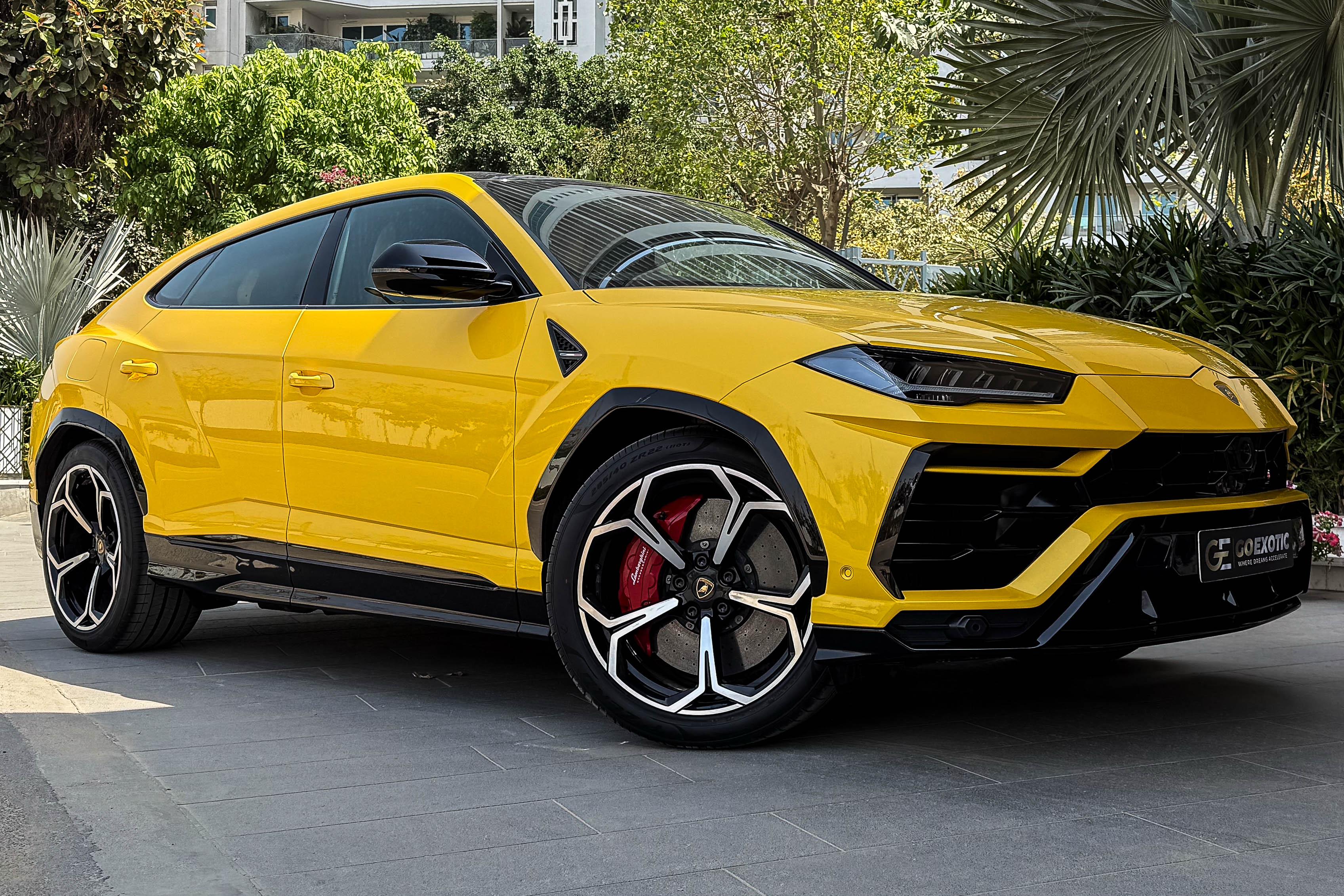 2022 LAMBORGHINI URUS PEARL CAPSULE