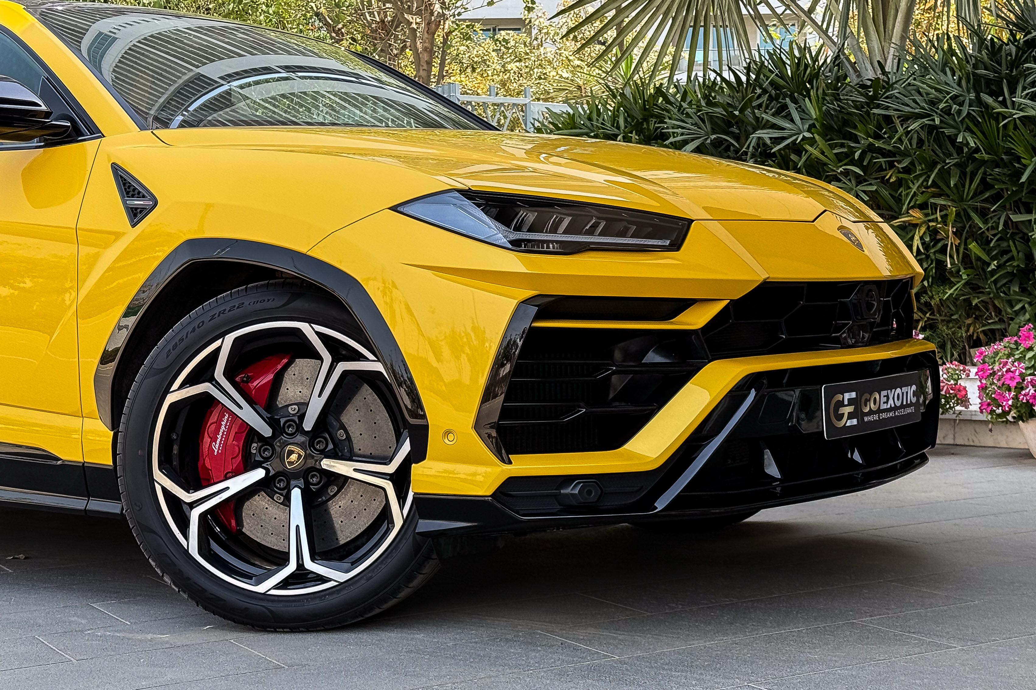 2022 LAMBORGHINI URUS PEARL CAPSULE