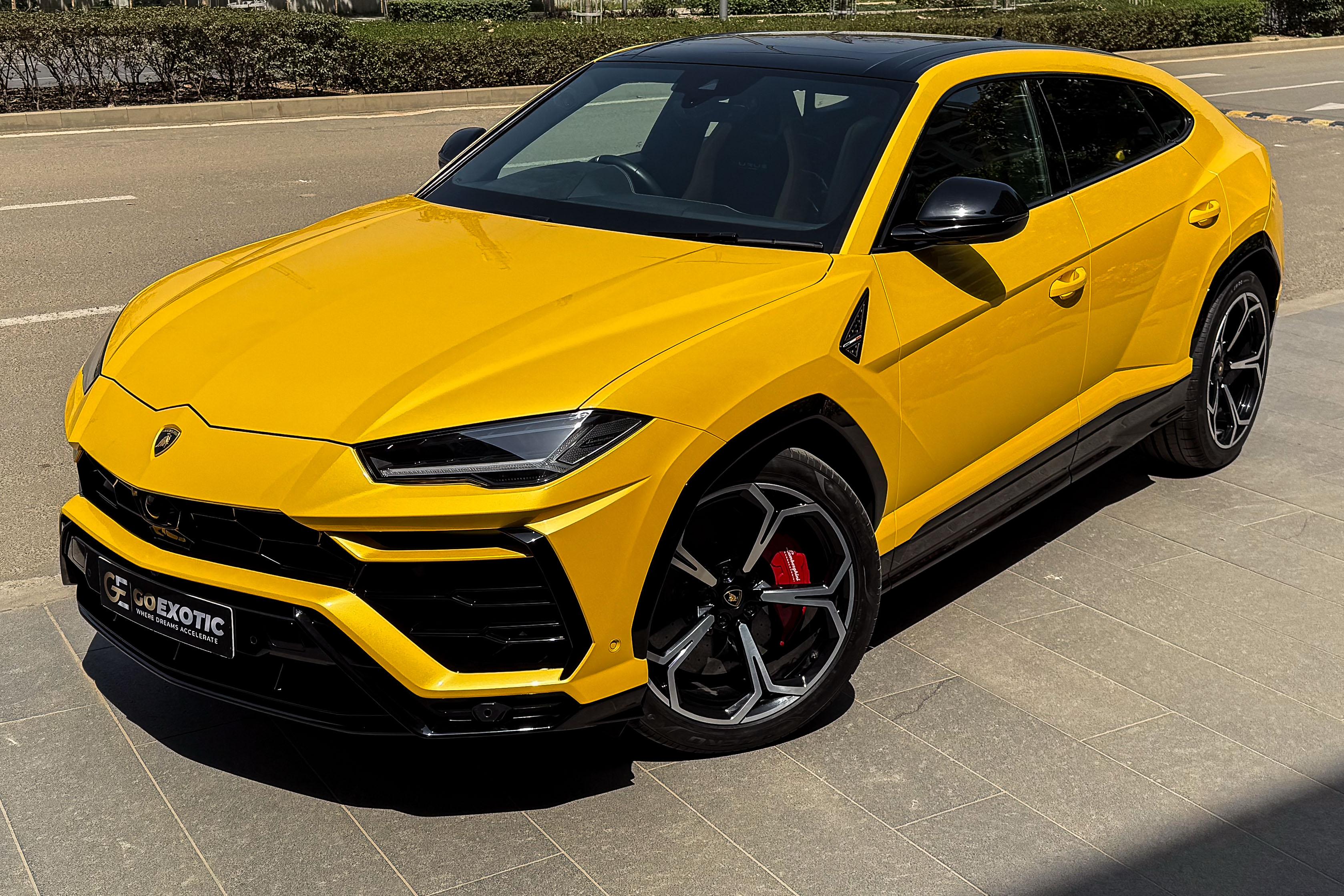 2022 LAMBORGHINI URUS PEARL CAPSULE