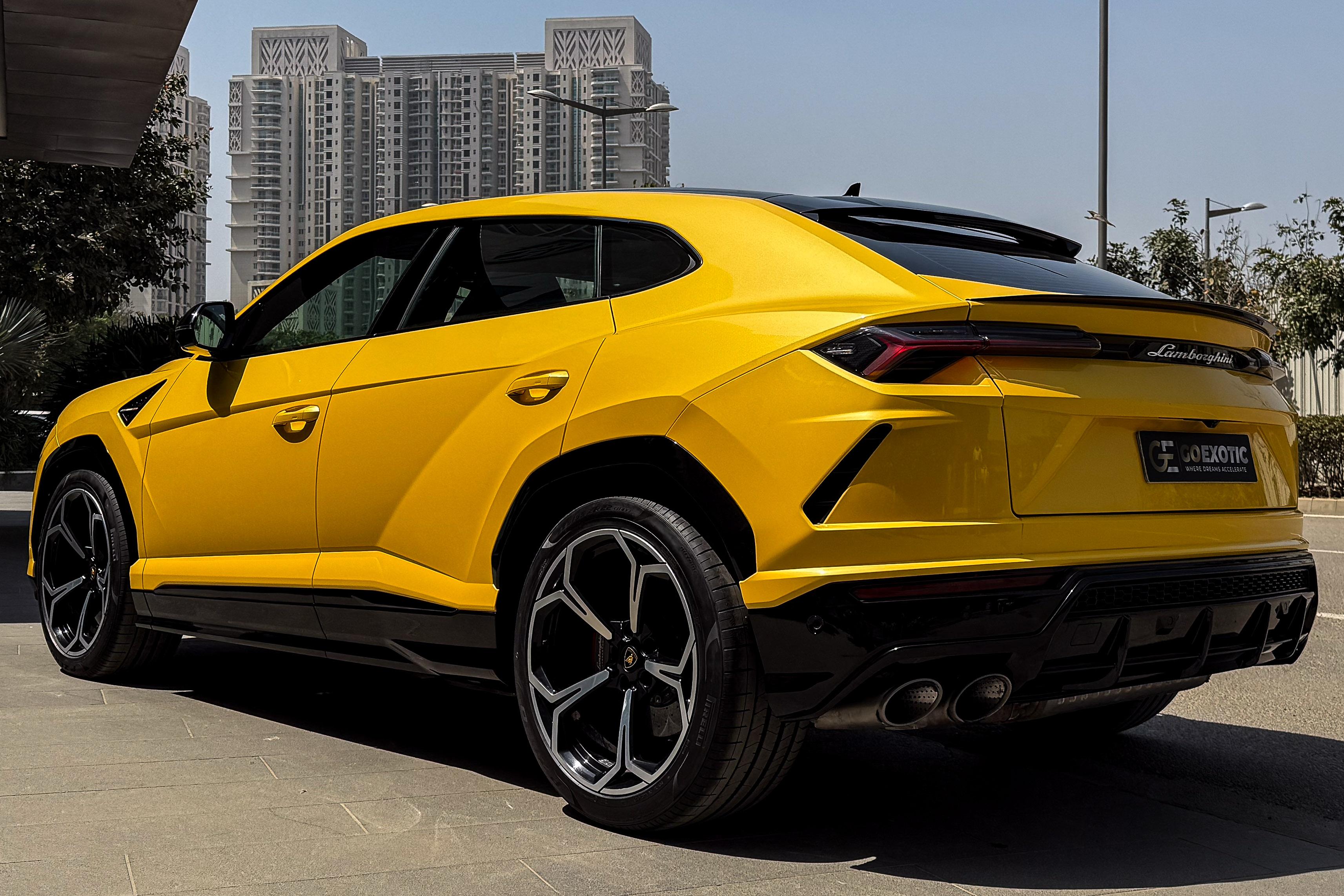 2022 LAMBORGHINI URUS PEARL CAPSULE
