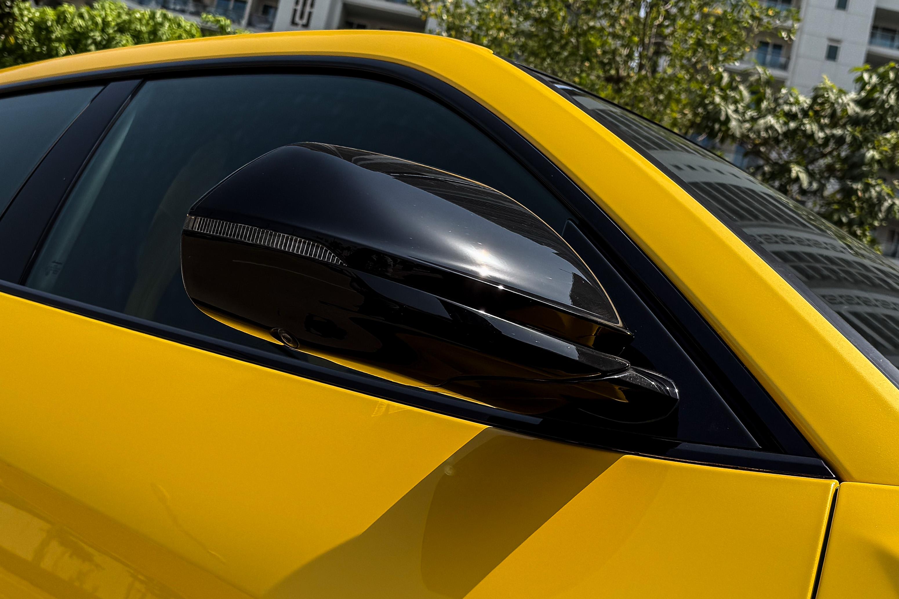 2022 LAMBORGHINI URUS PEARL CAPSULE