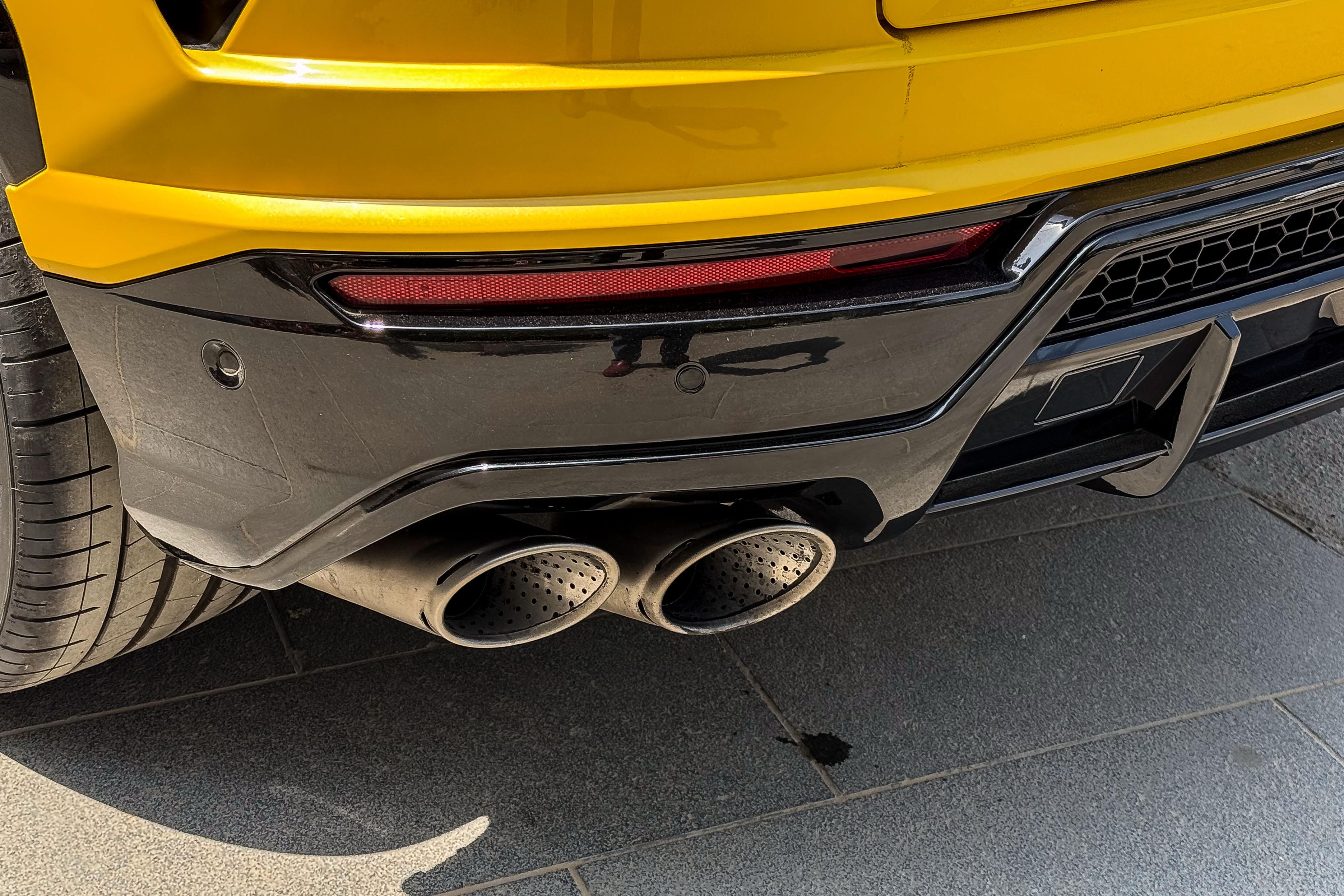 2022 LAMBORGHINI URUS PEARL CAPSULE