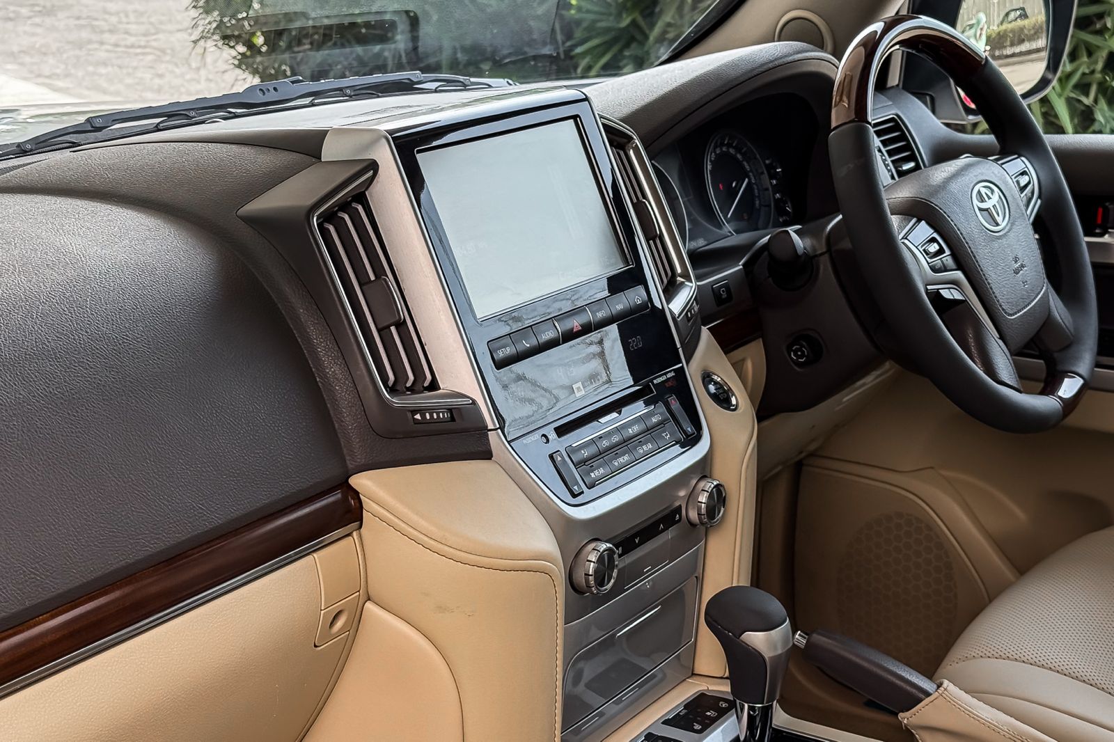 2016 TOYOTA LC200 V8