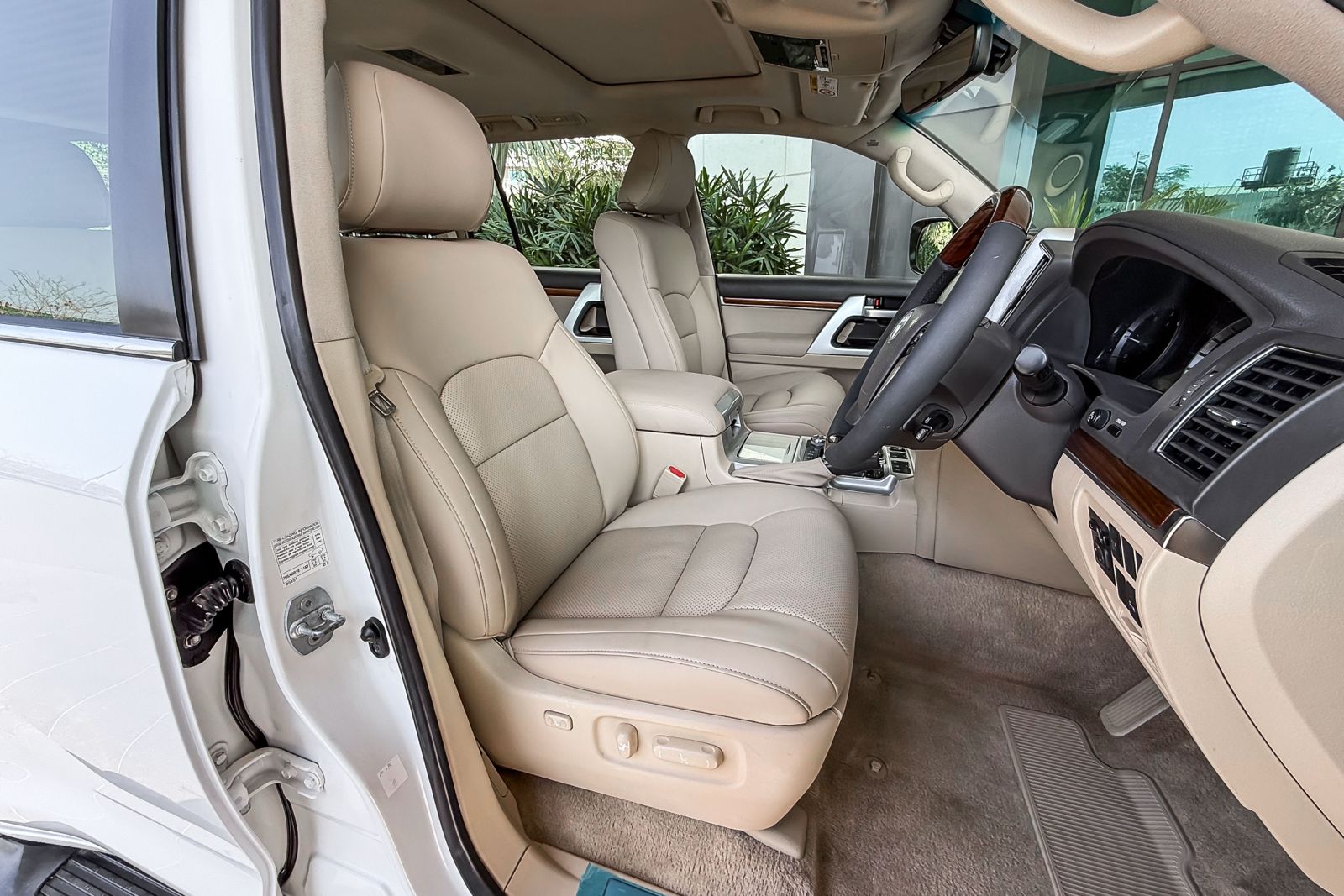 2016 TOYOTA LC200 V8