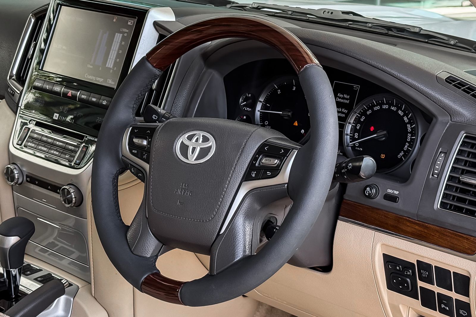 2016 TOYOTA LC200 V8