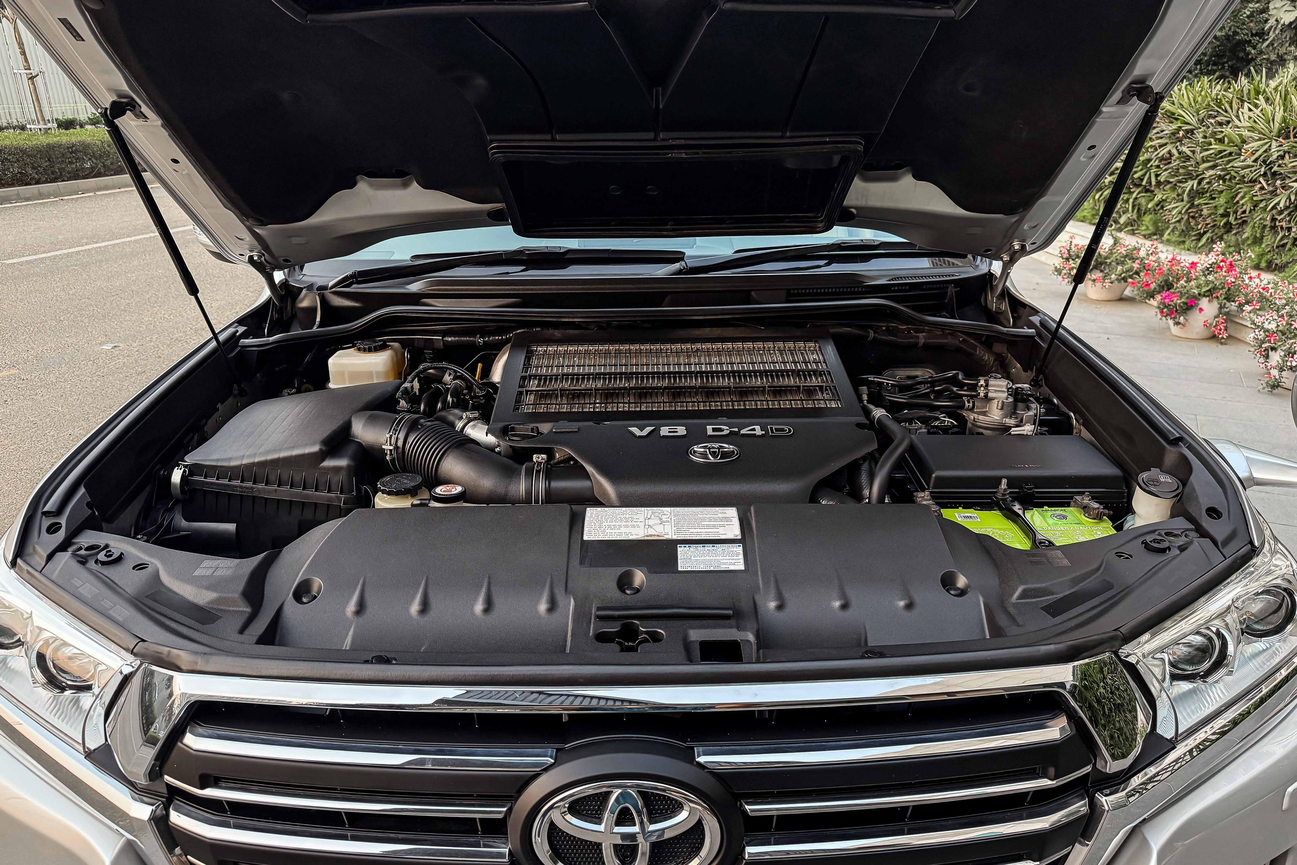 2017 TOYOTA LC 200 V8