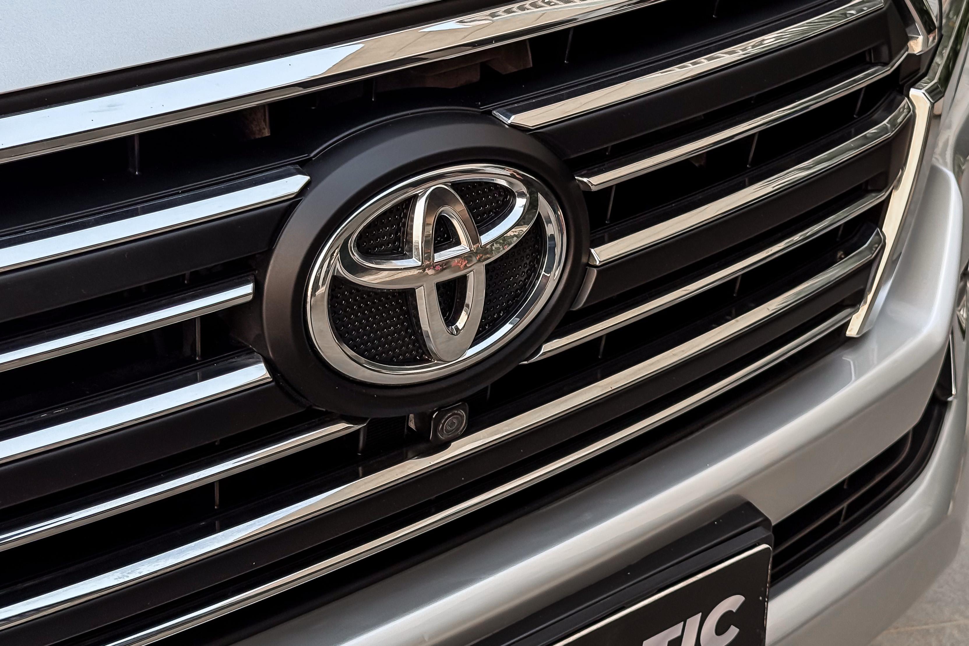 2017 TOYOTA LC 200 V8