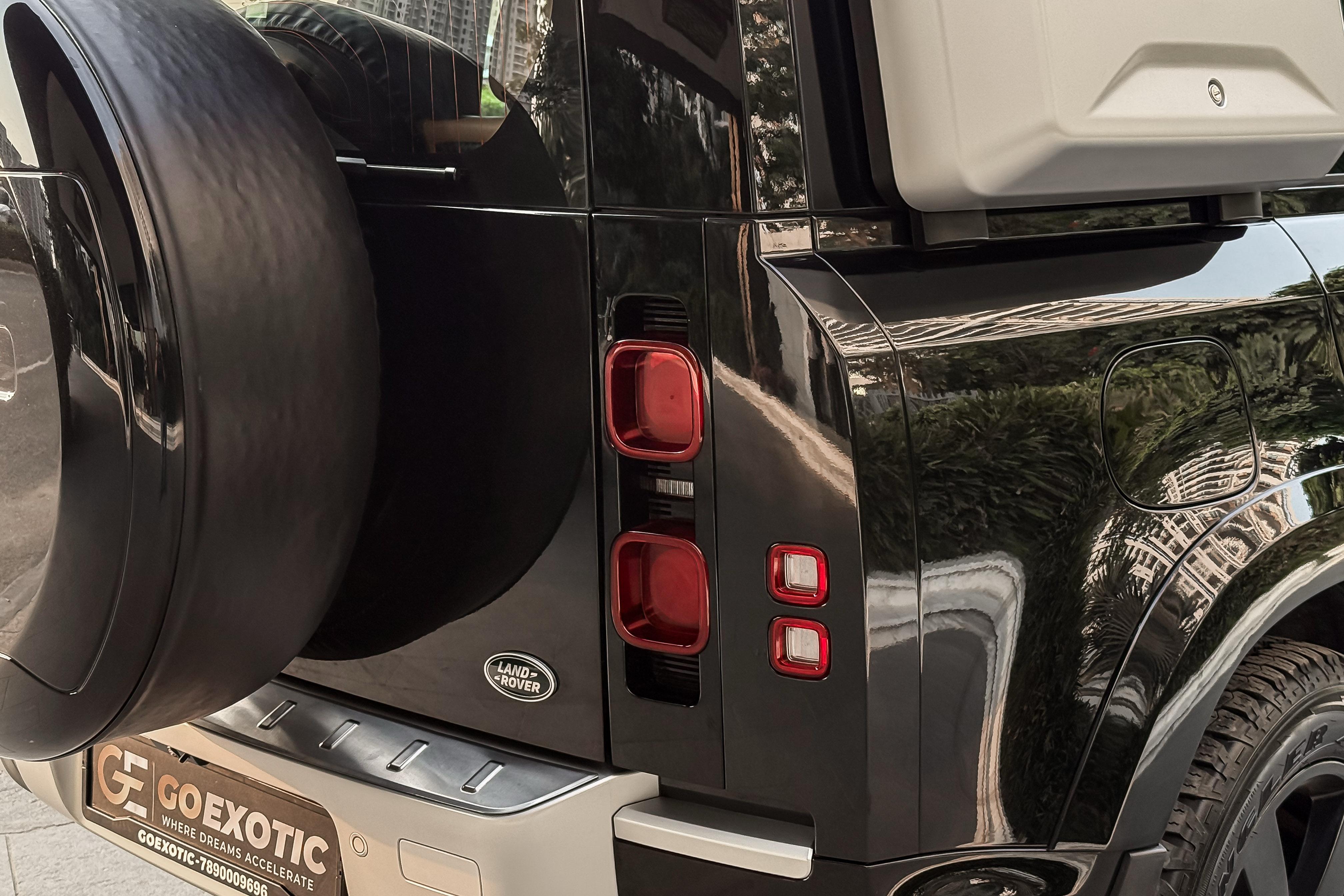 2023 LAND ROVER DEFENDER HSE