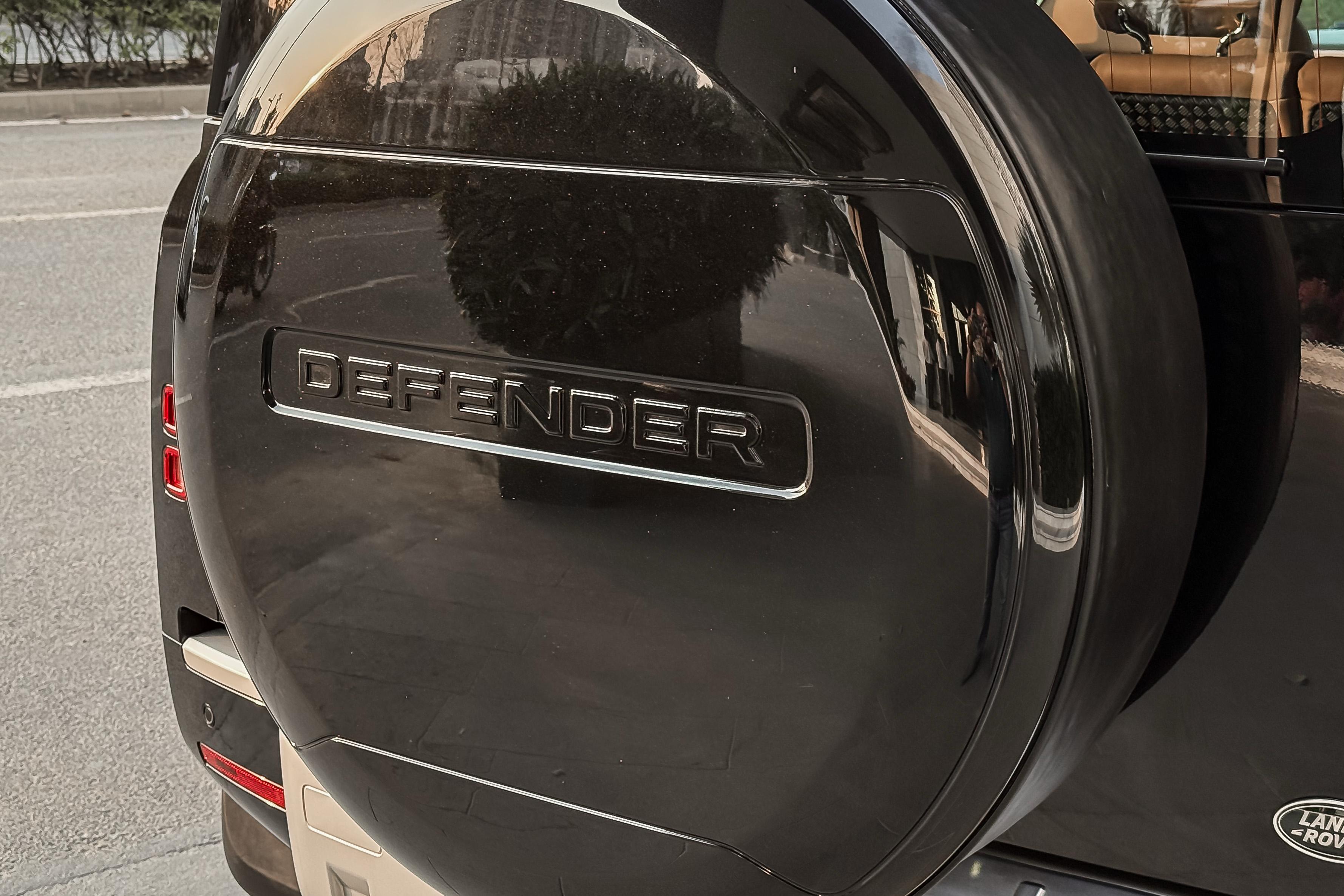 2023 LAND ROVER DEFENDER HSE