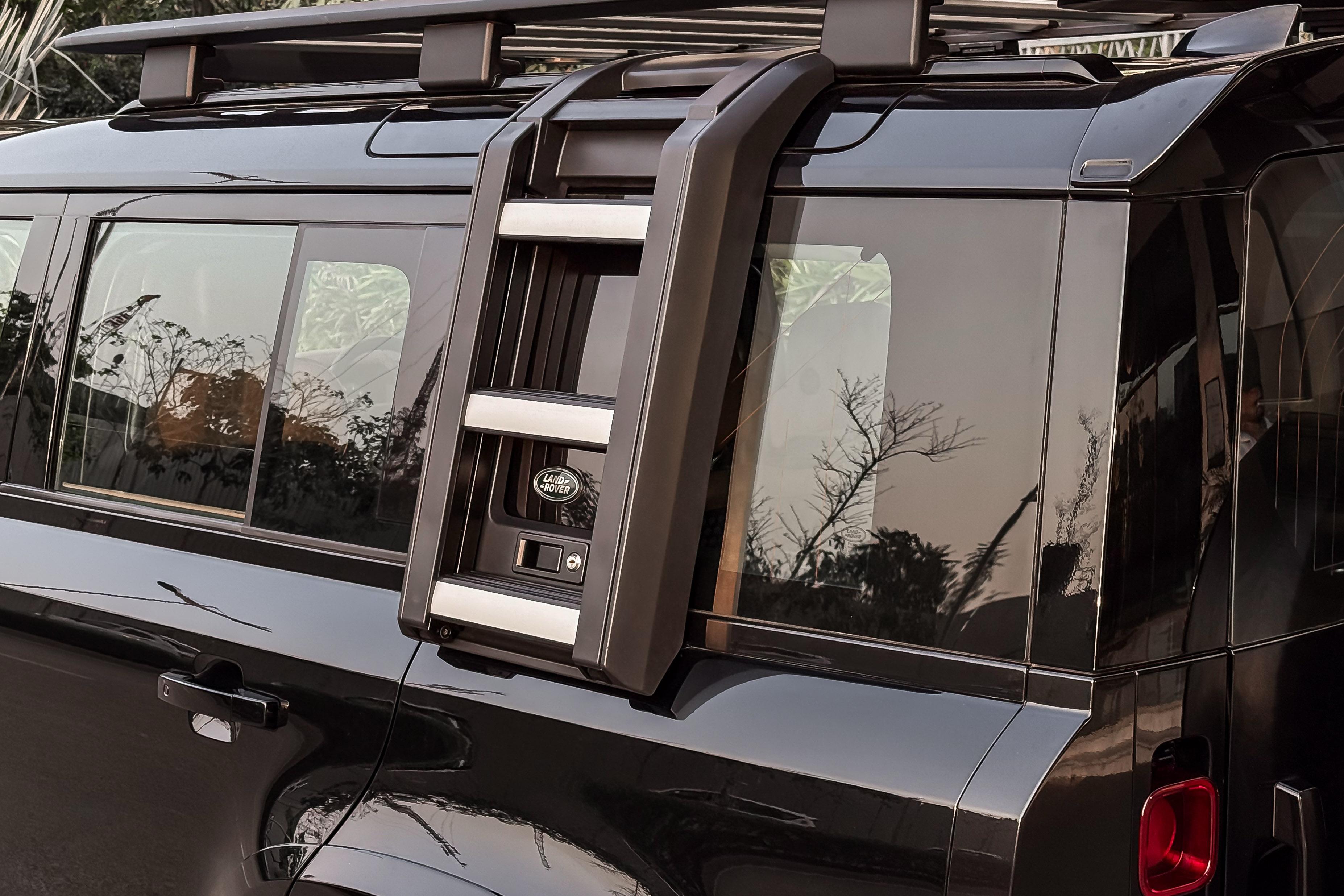 2023 LAND ROVER DEFENDER HSE