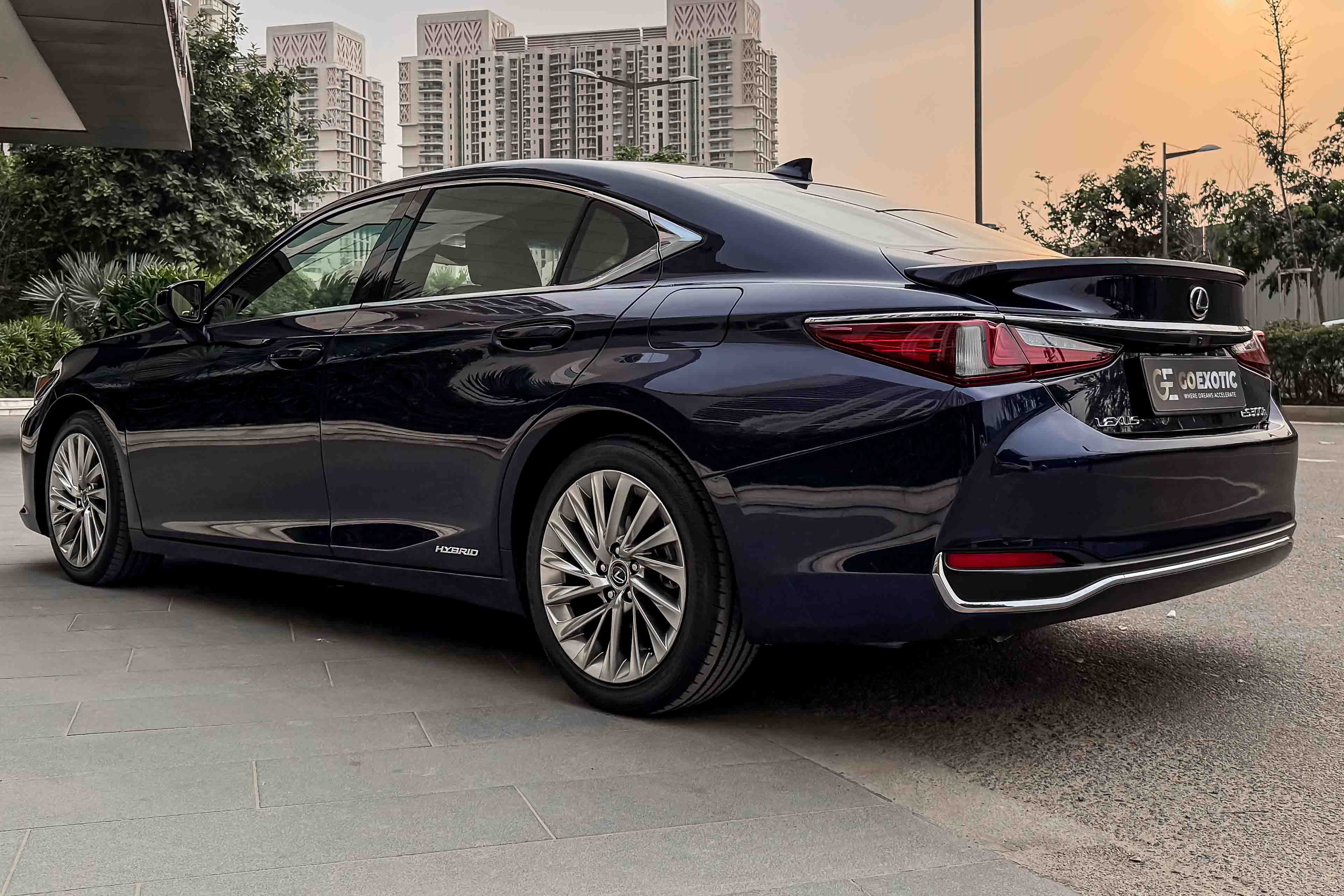 2019 LEXUS ES300 HYBRID LUXURY
