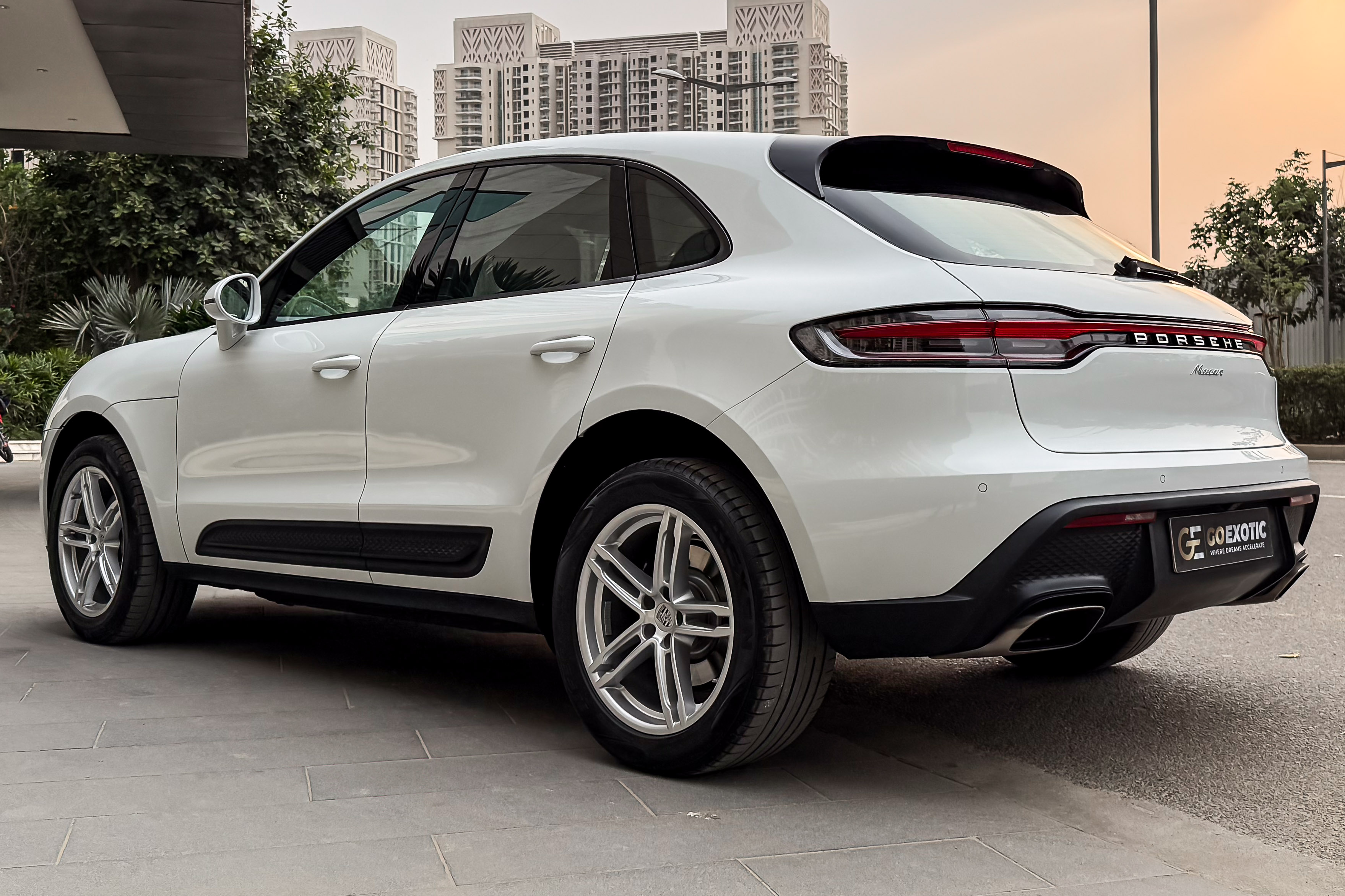 2023 PORSCHE MACAN