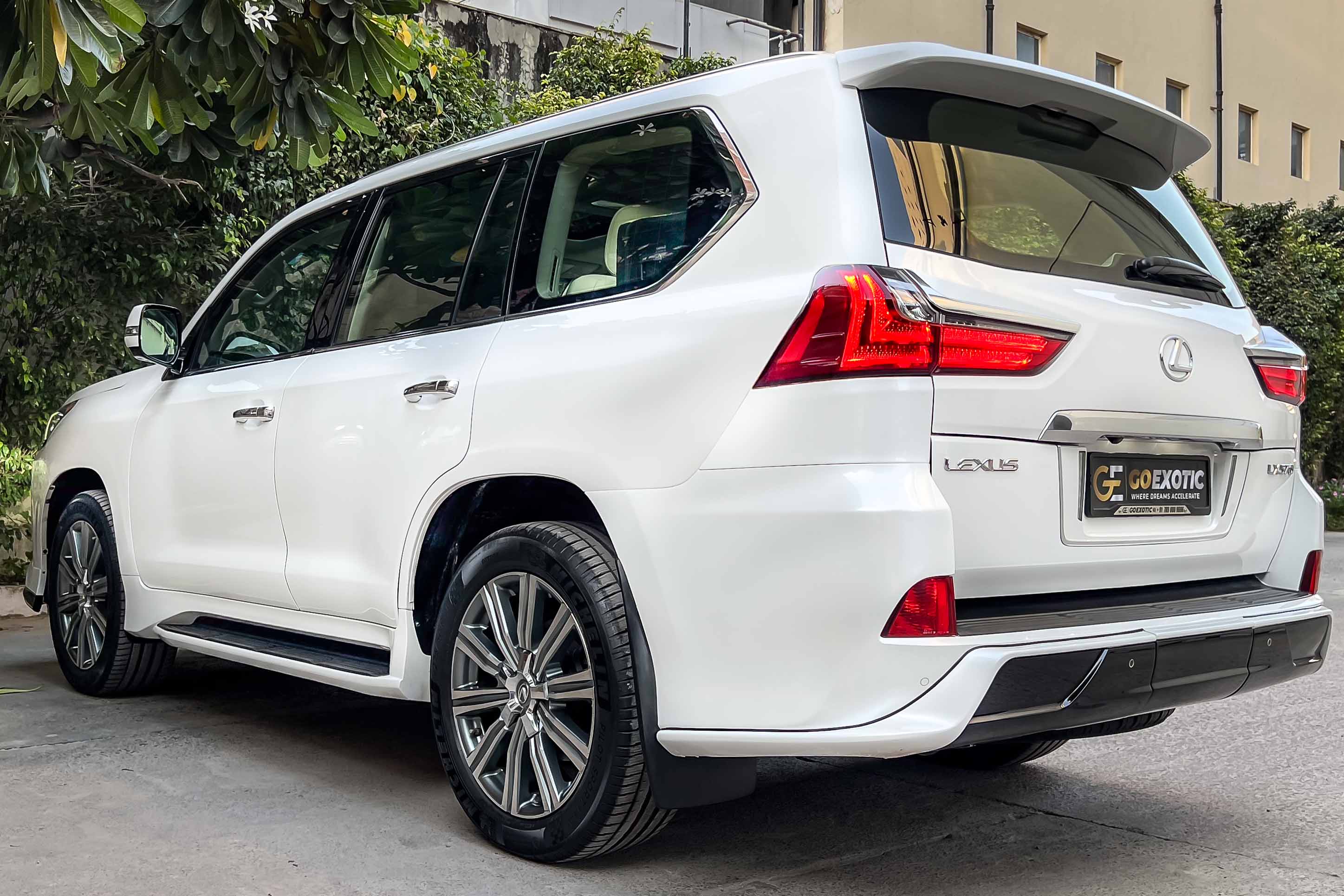 2020 LEXUS LX570