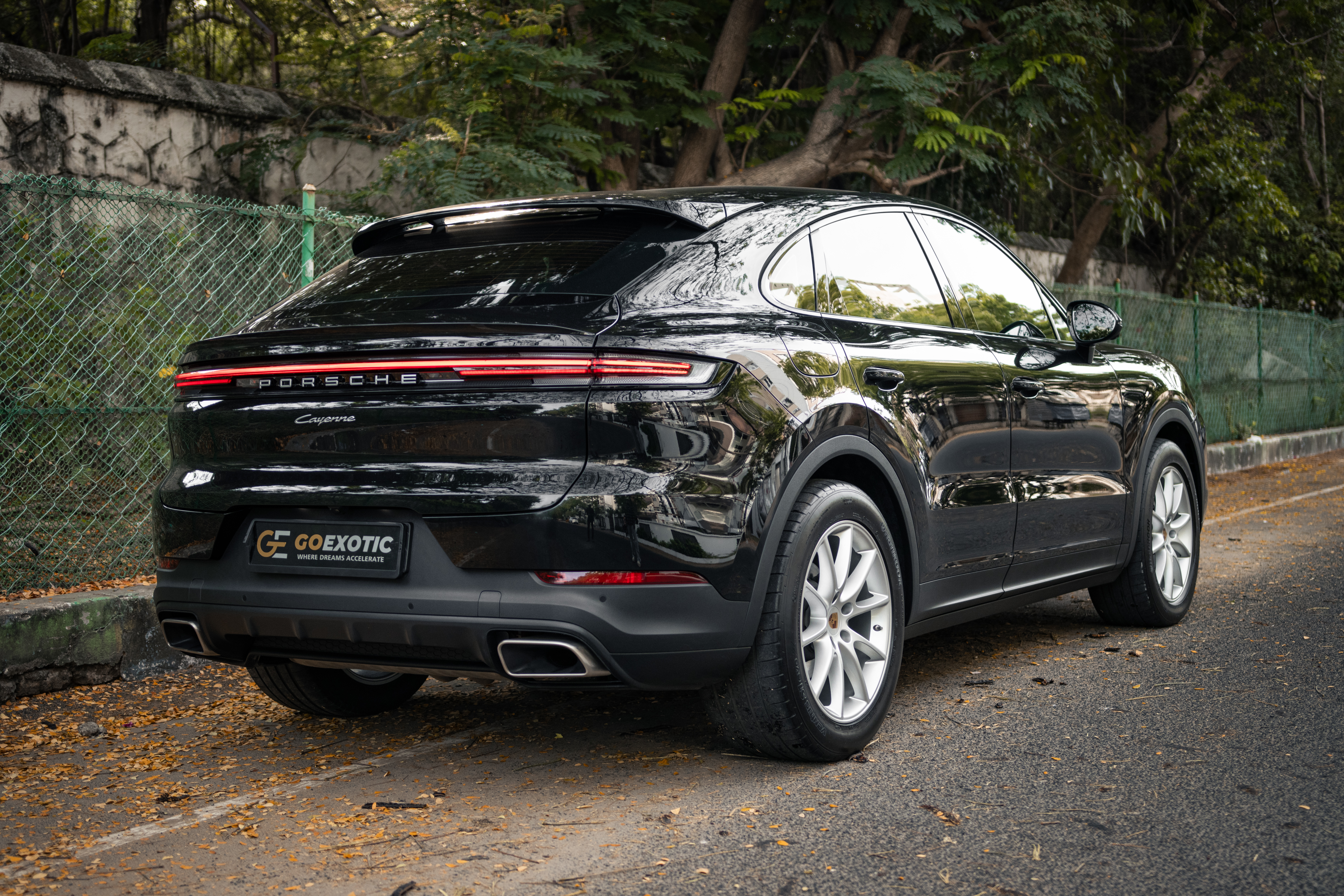 2024 PORSCHE CAYENNE COUPE