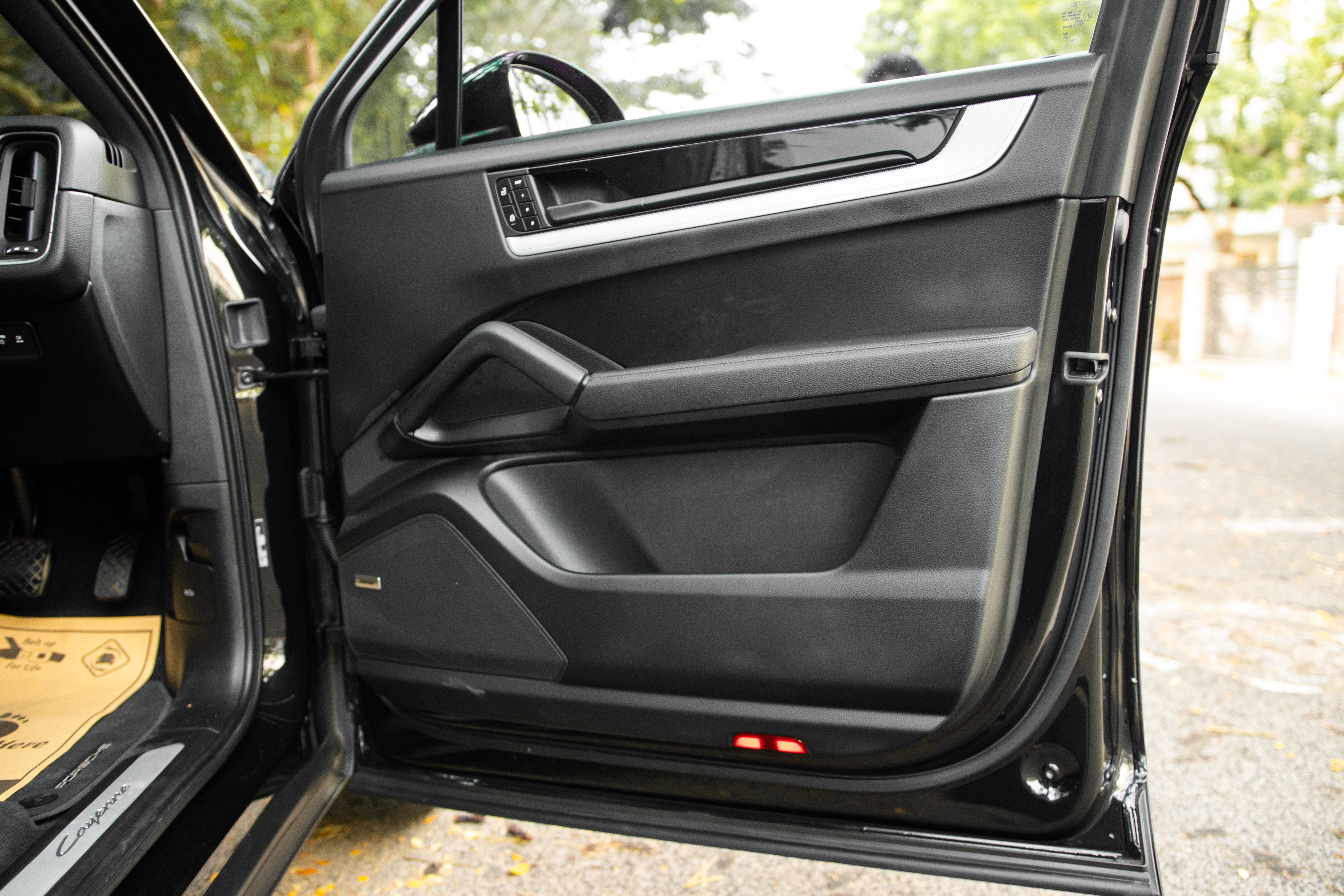 2024 PORSCHE CAYENNE COUPE