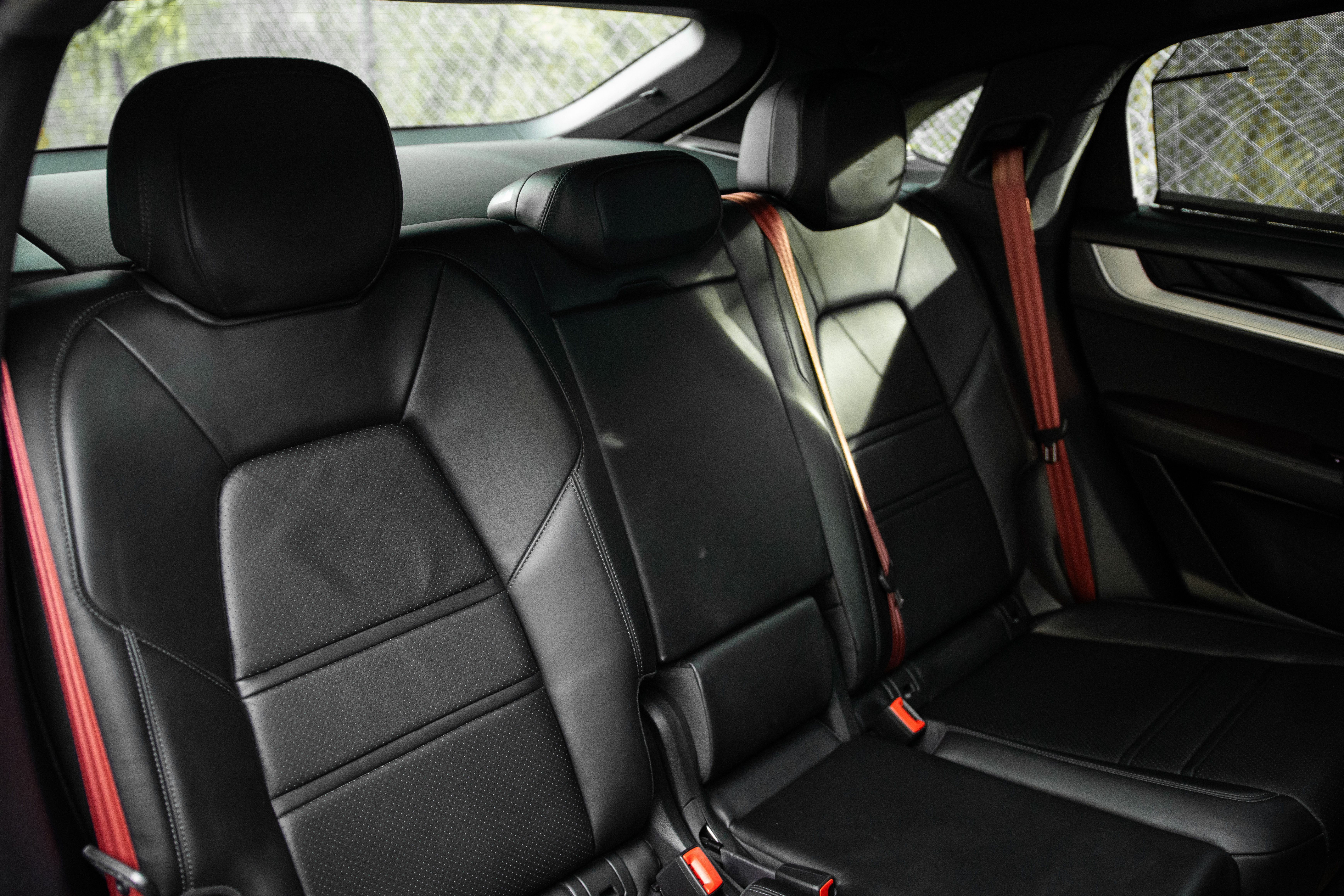 2024 PORSCHE CAYENNE COUPE