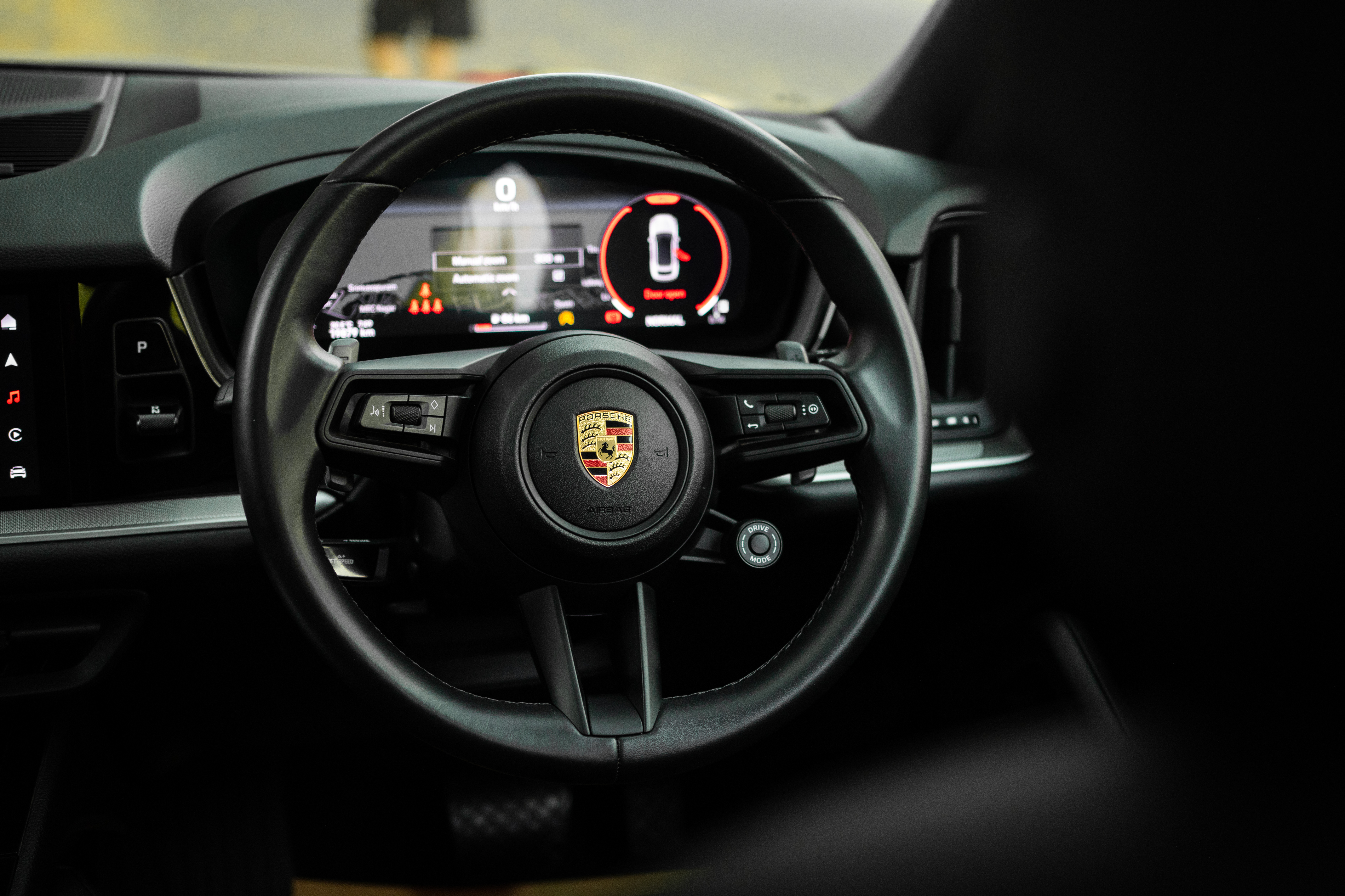 2024 PORSCHE CAYENNE COUPE